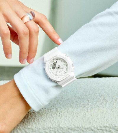 Orologio G-SHOCK GMA-P2100-7AER Donna Bianco - immagine 3